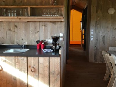 Cliquez pour découvrir toutes les photos de l'HÉBERGEMENT ! lodge - Glamping Sainte Suzanne photo 3