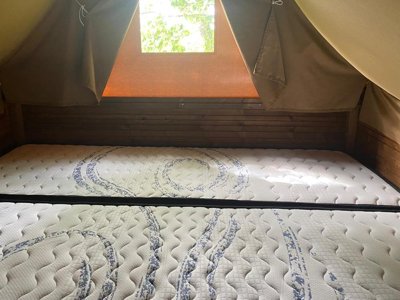 Cliquez pour découvrir toutes les photos de l'HÉBERGEMENT ! tente - Glamping Sainte Suzanne photo 5