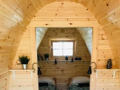 Cliquez pour découvrir toutes les photos de l'HÉBERGEMENT ! mini-maison - Glamping Sainte Suzanne photo 2