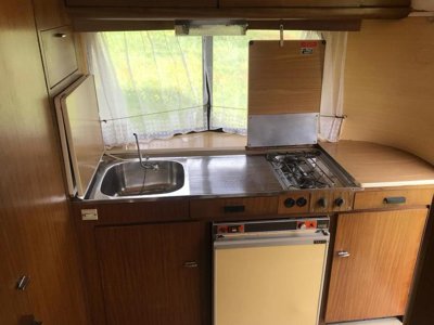 Cliquez pour découvrir toutes les photos de l'HÉBERGEMENT ! caravane - Glamping Sainte Suzanne photo 3