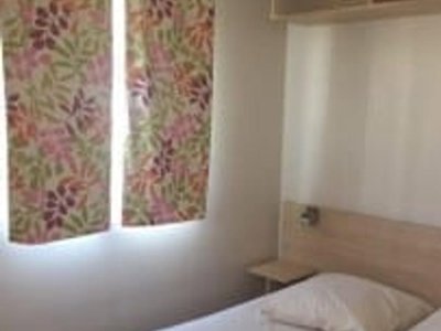 Cliquez pour découvrir toutes les photos de l'HÉBERGEMENT ! mobil-home - Le Bois De Pins photo 5