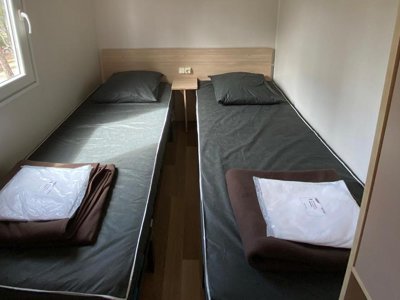 Cliquez pour découvrir toutes les photos de l'HÉBERGEMENT ! mobil-home - Le Bois De Pins photo 5