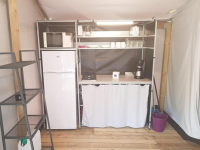 Cliquez pour découvrir toutes les photos de l'HÉBERGEMENT ! tente en toile et bois - Flower Le Riviera photo 2