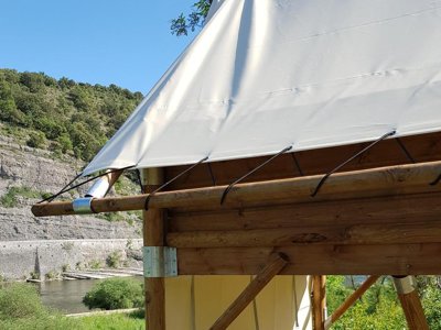 Cliquez pour découvrir toutes les photos de l'HÉBERGEMENT ! tente en toile et bois - Flower Le Riviera photo 3