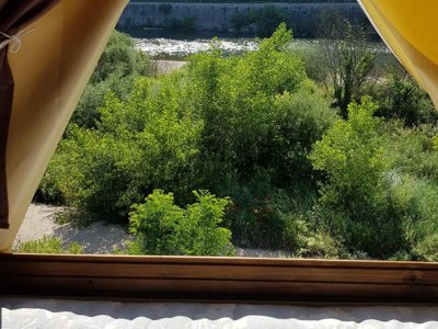 Cliquez pour découvrir toutes les photos de l'HÉBERGEMENT ! tente en toile et bois - Flower Le Riviera photo 5