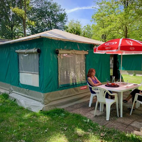 Cliquez pour découvrir toutes les photos de l'HÉBERGEMENT ! bungalow toilé - Le Chassezac photo 2