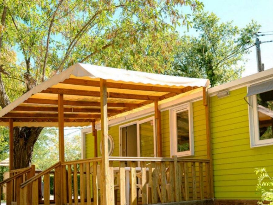 Camping Pas Cher vous présente avec son site Officiel campingpascher.fr, le Camping Aloha Plage classé 4 étoiles, situé sur la commune de Sampzon dans le département Ardèche (Rhône Alpes) en France. Le camping Aloha Plage vous propose un hébergement de type mobil-home de 37 m² avec climatisation. L'établissement vous propose 4 autres types d'hébergements. Découvrez tous nos séjours à petits prix dans la commune et aux alentours de Sampzon du département : Ardèche (Rhône Alpes). Les Avis clients pour le Camping Aloha Plage sont de 7 sur 10. Rivière, Piscine extérieure, Animations familiales, Club enfants, Aire de jeux enfants, Baby-foot, Canoë-kayak, Centre équestre, Golf, Paddle, Parcours sportif, Ping-pong, Pétanque, Salle de fitness, Terrain de football, Terrain de volley-ball, Bar, Dépôt de pain, Pizzeria, Plats à emporter, Restaurant, Snack/Bar,... En savoir plus : cliquez-ICI.