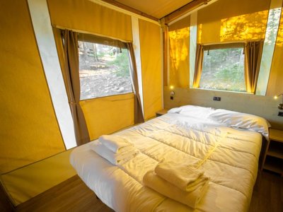tente en toile et bois - Weekend Glamping Resort photo 4