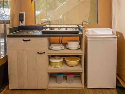 Cliquez pour découvrir toutes les photos de l'HÉBERGEMENT ! tente en toile et bois - Weekend Glamping Resort photo 4