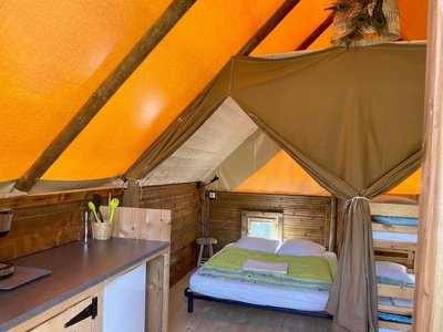 Cliquez pour découvrir toutes les photos de l'HÉBERGEMENT ! tente en toile et bois - Weekend Glamping Resort photo 2