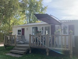 Camping Pas Cher vous présente avec son site Officiel campingpascher.fr, le Camping Sunêlia Les Nids Du Lac classé 4 étoiles, situé sur la commune de Sanchey dans le département Vosges (Lorraine) en France. Le camping Sunêlia Les Nids Du Lac, vous présente un hébergement de type mobil-home de 32 m² pour 6 personnes et télévision. Le camping Sunêlia Les Nids Du Lac vous propose du lundi 26 janvier au lundi 02 février 2026 pour 7 nuits à 720€. Cette location propose 238 dates différentes pour réserver votre séjour. Découvrez également les 15 autres gammes d'hébergements du camping. Les Avis clients pour le Camping Sunêlia Les Nids Du Lac sont excellents avec une note moyenne de 8 sur 10. Lac, Piscine chauffée, Piscine extérieure, Animation ados, Animations familiales, Club enfants, Aire de jeux enfants, Canoë-kayak, Cyclisme, Escalade, Ping-pong, Pédalo, Pétanque, Randonnée, Sports nautiques, Structure gonflable enfants, Terrain multisports, Trampoline, Bar, Bureau de tabac, Dépôt de pain, Pizzeria, Plats à emporter, Restaurant, Snack/Bar, Épicerie,... En savoir plus : cliquez-ICI.