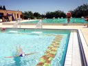 Camping Pas Cher vous présente avec son site Officiel campingpascher.fr, le Camping Boschetto Di Piemma classé 3 étoiles, situé sur la commune de San Gimignano dans le département Sienne (Toscane) en Italie. Le camping Boschetto Di Piemma vous propose un hébergement de type mobil-home de 32 m² avec climatisation. L'établissement vous propose 3 autres types d'hébergements. Découvrez tous nos séjours à petits prix dans la commune et aux alentours de San Gimignano du département : Sienne (Toscane). Les Avis clients pour le Camping Boschetto Di Piemma sont de 7 sur 10. Piscine extérieure, Aire de jeux enfants, Court de tennis, Court de tennis couvert, Cyclisme, Randonnée, Terrain de beach-volley, Bar, Pizzeria, Restaurant, Épicerie,... En savoir plus : cliquez-ICI.