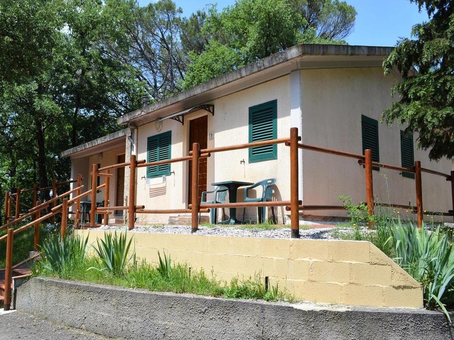 Camping Pas Cher vous présente avec son site Officiel campingpascher.fr, le Camping Village Mugello Verde classé 3 étoiles, situé sur la commune de San Piero A Sieve dans le département Florence (Toscane) en Italie. Le camping Village Mugello Verde, vous présente un hébergement de type studio de 21 m² pour 2 personnes avec climatisation et télévision. Le camping Village Mugello Verde vous propose du sam. 12 septembre au sam. 19 septembre 2026 pour 7 nuits à 508.88€. Cette location propose 101 dates différentes pour réserver votre séjour. Découvrez également les 11 autres gammes d'hébergements du camping. Les Avis clients pour le Camping Village Mugello Verde sont excellents avec une note moyenne de 8 sur 10. Piscine extérieure, Aire de jeux enfants, Baby-foot, Centre équestre, Court de padel couvert, Court de tennis couvert, Cyclisme, Golf, Parcours sportif, Ping-pong, Piscine, Randonnée, Salle de fitness, Terrain de football, Bar, Boulangerie, Bureau de tabac, Pizzeria, Restaurant, Snack/Bar, Station-service, Supermarché, Épicerie,... En savoir plus : cliquez-ICI.