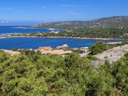 Camping Pas Cher vous présente avec son site Officiel campingpascher.fr, la Résidence Odalys Référence Stella Di L'Aria classé 1 étoile, située sur la commune de Sartene dans le département Corse Du Sud (Corse) en France. La résidence Odalys Référence Stella Di L'Aria, vous présente un hébergement de type appartement de 75 m² pour 2 personnes et télévision. La résidence Odalys Référence Stella Di L'Aria vous propose du sam. 26 septembre au sam. 03 octobre 2026 pour 7 nuits à 519€. Cette location propose 19 dates différentes pour réserver votre séjour. Découvrez également les 3 autres gammes d'hébergements de la résidence. Piscine extérieure, Aire de jeux enfants, Plongée,... En savoir plus : cliquez-ICI.