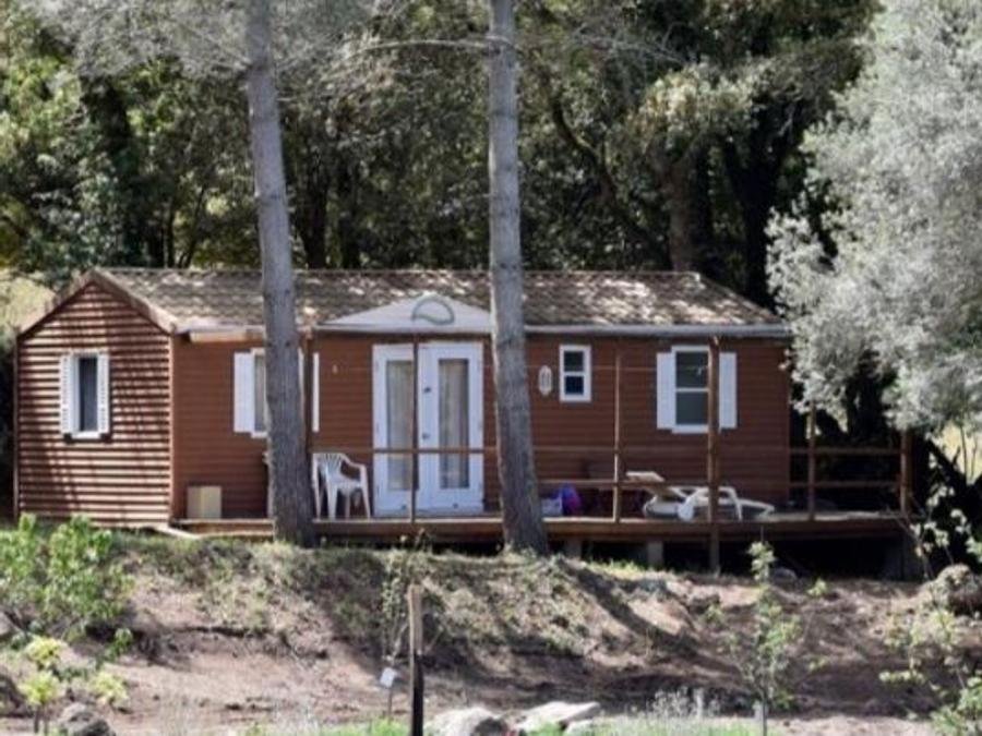 Camping Pas Cher vous présente avec son site Officiel campingpascher.fr, le Camping Olva classé 3 étoiles, situé sur la commune de Sartene dans le département Corse Du Sud (Corse) en France. Le camping Olva vous propose un hébergement de type mobil-home de 25 m². L'établissement vous propose 12 autres types d'hébergements. Découvrez tous nos séjours à petits prix dans la commune et aux alentours de Sartene du département : Corse Du Sud (Corse). Les Avis clients pour le Camping Olva sont excellents avec une note moyenne de 8 sur 10. Piscine extérieure, Animations familiales, Aire de jeux enfants, Baby-foot, Court de tennis, Cyclisme, Pétanque, Randonnée, Salle de fitness, Terrain multisports, Bar, Pizzeria, Épicerie,... En savoir plus : cliquez-ICI.
