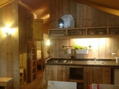 Cliquez pour découvrir toutes les photos de l'HÉBERGEMENT ! tente en toile et bois - Olva photo 5