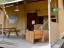 Cliquez pour découvrir toutes les photos de l'HÉBERGEMENT ! tente en toile et bois - camping Olva photo 3