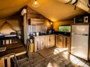 Cliquez pour découvrir toutes les photos de l'HÉBERGEMENT ! tente en toile et bois - camping Olva photo 4