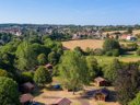 Camping Pas Cher vous présente avec son site Officiel campingpascher.fr, le Camping De Saulieu classé 3 étoiles, situé sur la commune de Saulieu dans le département Côte-d'or (Bourgogne) en France. Le camping De Saulieu vous propose un hébergement de type mobil-home de 29 m². L'établissement vous propose 5 autres types d'hébergements. Découvrez tous nos séjours à petits prix dans la commune et aux alentours de Saulieu du département : Côte-d'or (Bourgogne). Les Avis clients pour le Camping De Saulieu sont excellents avec une note moyenne de 8 sur 10. Piscine extérieure, Animations familiales, Club enfants, Aire de jeux enfants, Canoë-kayak, Cyclisme, Golf, Ping-pong, Pétanque, Randonnée, Terrain de football, Terrain de volley-ball, Bar, Dépôt de pain, Snack/Bar, Supermarché, Épicerie,... En savoir plus : cliquez-ICI.