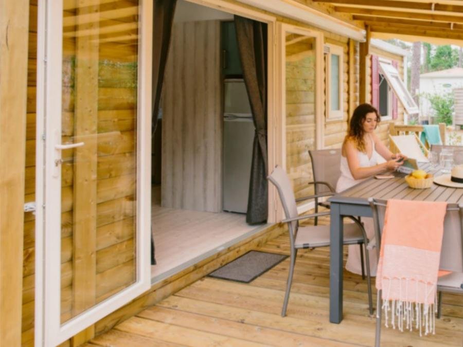 Camping Pas Cher vous présente avec son site Officiel campingpascher.fr, le Camping Naturéo Éco Resort classé 5 étoiles, situé sur la commune de Seignosse dans le département Landes (Aquitaine) en France. Le camping Naturéo Éco Resort vous propose un hébergement de type mobil-home de 40 m² avec climatisation (télévision). L'établissement vous propose 23 autres types d'hébergements. Découvrez tous nos séjours à petits prix dans la commune et aux alentours de Seignosse du département : Landes (Aquitaine). Les Avis clients pour le Camping Naturéo Éco Resort sont excellents avec une note moyenne de 9 sur 10. Piscine chauffée, Piscine extérieure, Animations familiales, Club ados, Club enfants, Aire de jeux enfants, Baby-foot, Paddle, Ping-pong, Piscine, Pétanque, Salle de fitness, Surf, Terrain de beach-volley, Terrain multisports, Boulangerie, Pizzeria, Plats à emporter, Épicerie,... En savoir plus : cliquez-ICI.