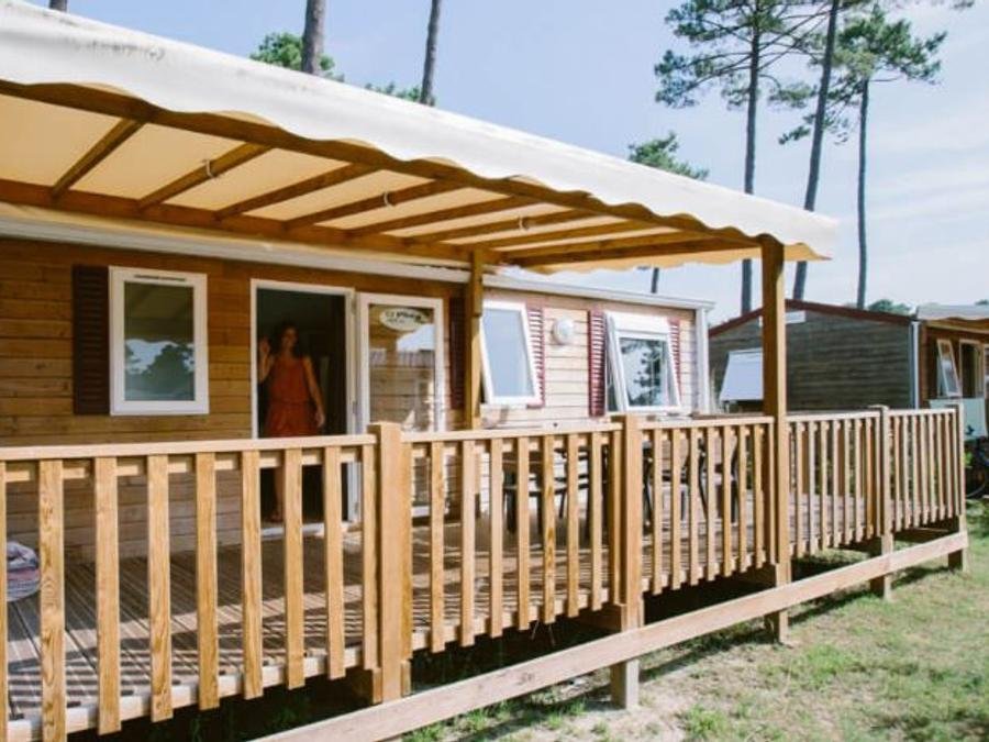 Camping Pas Cher vous présente avec son site Officiel campingpascher.fr, le Camping Naturéo Éco Resort classé 5 étoiles, situé sur la commune de Seignosse dans le département Landes (Aquitaine) en France. Le camping Naturéo Éco Resort, vous présente un hébergement de type mobil-home de 30 m² avec climatisation et télévision. Le camping Naturéo Éco Resort vous propose du sam. 26 septembre au sam. 03 octobre 2026, en promotion à -10% pour 7 nuits à 378 € au lieu de 420,0 € soit une Économie de 42 €. Cette location propose 130 dates différentes pour réserver votre séjour. Découvrez également les 19 autres gammes d'hébergements du camping. Les Avis clients pour le Camping Naturéo Éco Resort sont excellents avec une note moyenne de 9 sur 10. Piscine chauffée, Piscine extérieure, Animations familiales, Club ados, Club enfants, Aire de jeux enfants, Baby-foot, Paddle, Ping-pong, Piscine, Pétanque, Salle de fitness, Surf, Terrain de beach-volley, Terrain multisports, Boulangerie, Pizzeria, Plats à emporter, Épicerie,... En savoir plus : cliquez-ICI.