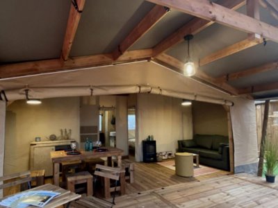 Cliquez pour découvrir toutes les photos de l'HÉBERGEMENT ! tente en toile et bois - Naturéo Éco Resort photo 3