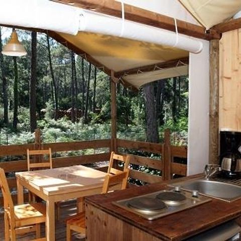 Cliquez pour découvrir toutes les photos de l'HÉBERGEMENT ! tente toile et bois - Flower Les 2 Etangs photo 2