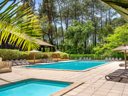 Camping Pas Cher vous présente avec son site Officiel campingpascher.fr, le Établissement Flower Les 2 Etangs, situé sur la commune de Seignosse dans le département Landes (Aquitaine) en France. L'établissement Flower Les 2 Etangs vous propose un hébergement de type tente toile et bois de 20 m². L'établissement vous propose 6 autres types d'hébergements. Découvrez tous nos séjours à petits prix dans la commune et aux alentours de Seignosse du département : Landes (Aquitaine).... En savoir plus : cliquez-ICI.