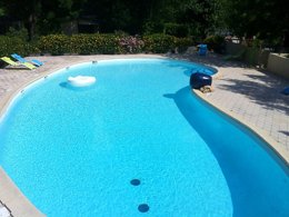 Camping Pas Cher vous présente avec son site Officiel campingpascher.fr, le Établissement Le Verdier, situé sur la commune de Saumane dans le département Gard (Languedoc-roussillon) en France. L'établissement Le Verdier vous propose un hébergement de type mobilhome de 26 m². L'établissement vous propose 9 autres types d'hébergements. Découvrez tous nos séjours à petits prix dans la commune et aux alentours de Saumane du département : Gard (Languedoc-roussillon).... En savoir plus : cliquez-ICI.