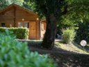 Camping Pas Cher vous présente avec son site Officiel campingpascher.fr, le Camping Les Chalets De La Gazonne classé 2 étoiles, situé sur la commune de Sauveterre De Rouergue dans le département Aveyron (Midi Pyrénées) en France. Le camping Les Chalets De La Gazonne vous propose un hébergement de type appartement de 27 m² pour 3 personnes (télévision). L'établissement vous propose 3 autres types d'hébergements. Découvrez tous nos séjours à petits prix dans la commune et aux alentours de Sauveterre De Rouergue du département : Aveyron (Midi Pyrénées). Les Avis clients pour le Camping Les Chalets De La Gazonne sont excellents avec une note moyenne de 9 sur 10. Rivière, Piscine extérieure, Animations familiales, Club enfants, Aire de jeux enfants, Cyclisme, Piscine, Pétanque, Randonnée, Structure gonflable enfants, Terrain de football, Terrain multisports, Trampoline, Bar, Snack/Bar, Supermarché,... En savoir plus : cliquez-ICI.