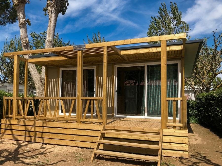 Camping Pas Cher vous présente avec son site Officiel campingpascher.fr, le Camping La Maïre classé 3 étoiles, situé sur la commune de Serignan dans le département Hérault (Languedoc Roussillon) en France. Le camping La Maïre, vous présente un hébergement de type chalet de 35 m² et télévision. Le camping La Maïre vous propose du sam. 06 juin au sam. 13 juin 2026 pour 7 nuits à 219€. Cette location propose 6 dates différentes pour réserver votre séjour. Découvrez également les 37 autres gammes d'hébergements du camping. Les Avis clients pour le Camping La Maïre sont de 7 sur 10. Piscine extérieure, Animation ados, Animations familiales, Club enfants, Aire de jeux enfants, Canoë-kayak, Centre équestre, Golf, Paddle, Ping-pong, Pétanque, Structure gonflable enfants, Terrain multisports, Bar, Dépôt de pain, Plats à emporter, Snack/Bar, Supermarché, Épicerie,... En savoir plus : cliquez-ICI.