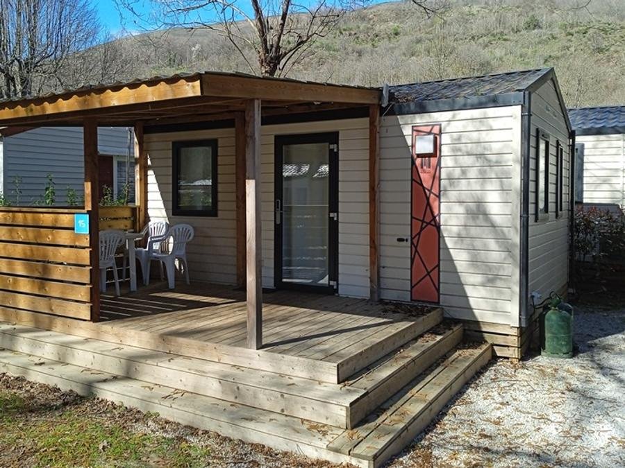 Camping Pas Cher vous présente avec son site Officiel campingpascher.fr, le Camping La Marmotte classé 4 étoiles, situé sur la commune de Savignac Les Ormeaux dans le département Ariège (Midi Pyrénées) en France. Le camping La Marmotte, vous présente un hébergement de type mobil-home de 23 m² avec climatisation et télévision. Le camping La Marmotte vous propose du mercredi 01 juillet au mercredi 08 juillet 2026 pour 7 nuits à 631€. Cette location propose 5 dates différentes pour réserver votre séjour. Découvrez également les 9 autres gammes d'hébergements du camping. Les Avis clients pour le Camping La Marmotte sont excellents avec une note moyenne de 8 sur 10. Piscine chauffée, Piscine couverte, Animations familiales, Club enfants, Aire de jeux enfants, Court de tennis, Golf, Pétanque, Randonnée, Salle de fitness, Bar, Boulangerie, Restaurant, Snack/Bar, Supermarché, Épicerie,... En savoir plus : cliquez-ICI.