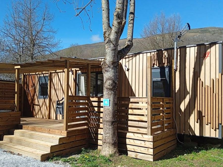 Camping Pas Cher vous présente avec son site Officiel campingpascher.fr, le Camping La Marmotte classé 4 étoiles, situé sur la commune de Savignac Les Ormeaux dans le département Ariège (Midi Pyrénées) en France. Le camping La Marmotte, vous présente un hébergement de type mobil-home de 40 m² avec climatisation et télévision. Le camping La Marmotte vous propose du sam. 12 septembre au sam. 19 septembre 2026 pour 7 nuits à 789.5€. Cette location propose 10 dates différentes pour réserver votre séjour. Découvrez également les 21 autres gammes d'hébergements du camping. Les Avis clients pour le Camping La Marmotte sont excellents avec une note moyenne de 8 sur 10. Piscine chauffée, Piscine couverte, Animations familiales, Club enfants, Aire de jeux enfants, Court de tennis, Golf, Pétanque, Randonnée, Salle de fitness, Bar, Boulangerie, Restaurant, Snack/Bar, Supermarché, Épicerie,... En savoir plus : cliquez-ICI.