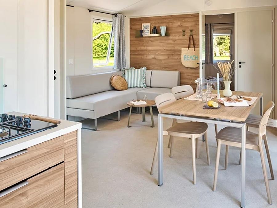 Camping Pas Cher vous présente avec son site Officiel campingpascher.fr, le Camping La Marmotte classé 4 étoiles, situé sur la commune de Savignac Les Ormeaux dans le département Ariège (Midi Pyrénées) en France. Le camping La Marmotte, vous présente un hébergement de type mobil-home de 31 m² pour 6 personnes avec climatisation et télévision. Le camping La Marmotte vous propose du sam. 06 juin au sam. 13 juin 2026 pour 7 nuits à 149€. Cette location propose 23 dates différentes pour réserver votre séjour. Découvrez également les 21 autres gammes d'hébergements du camping. Les Avis clients pour le Camping La Marmotte sont excellents avec une note moyenne de 8 sur 10. Piscine chauffée, Piscine couverte, Animations familiales, Club enfants, Aire de jeux enfants, Court de tennis, Golf, Pétanque, Randonnée, Salle de fitness, Bar, Boulangerie, Restaurant, Snack/Bar, Supermarché, Épicerie,... En savoir plus : cliquez-ICI.