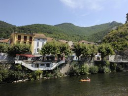 Camping Pas Cher vous présente avec son site Officiel campingpascher.fr, le Camping Paradis La Marmotte classé 4 étoiles, situé sur la commune de Savignac Les Ormeaux dans le département Ariège (Midi Pyrénées) en France. Le camping Paradis La Marmotte vous propose un hébergement de type mobil-home avec climatisation (télévision). L'établissement vous propose 20 autres types d'hébergements. Découvrez tous nos séjours à petits prix dans la commune et aux alentours de Savignac Les Ormeaux du département : Ariège (Midi Pyrénées). Les Avis clients pour le Camping Paradis La Marmotte sont excellents avec une note moyenne de 8 sur 10. Piscine chauffée, Piscine couverte, Animations familiales, Club enfants, Aire de jeux enfants, Court de tennis, Golf, Pétanque, Randonnée, Salle de fitness, Bar, Boulangerie, Restaurant, Snack/Bar, Supermarché, Épicerie,... En savoir plus : cliquez-ICI.