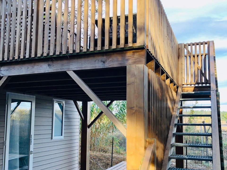 Camping Pas Cher vous présente avec son site Officiel campingpascher.fr, le Camping La Grange Neuve classé 3 étoiles, situé sur la commune de Sigean dans le département Aude (Languedoc Roussillon) en France. Le camping La Grange Neuve vous propose un hébergement de type mobil-home de 31 m² pour 6 personnes avec climatisation (télévision). L'établissement vous propose 11 autres types d'hébergements. Découvrez tous nos séjours à petits prix dans la commune et aux alentours de Sigean du département : Aude (Languedoc Roussillon). Les Avis clients pour le Camping La Grange Neuve sont excellents avec une note moyenne de 8 sur 10. MerÉtang, Piscine chauffée, Piscine extérieure, Animation enfants, Animations familiales, Aire de jeux enfants, Aire de jeux forestière, Baby-foot, Parcours sportif, Ping-pong, Planche à voile, Pétanque, Randonnée, Salle de jeux vidéo, Terrain de basketball, kiteSurf, Bar, Dépôt de pain, Plats à emporter, Snack/Bar, Épicerie,... En savoir plus : cliquez-ICI.