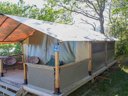 Cliquez pour découvrir toutes les photos de l'HÉBERGEMENT ! tente en toile et bois - camping Des 2 Soleils - Ciela Village photo 2