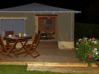 bungalow toilé - Les Calquières photo 3