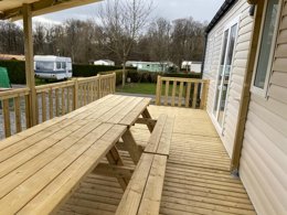 Camping Pas Cher vous présente avec son site Officiel campingpascher.fr, le Camping Domaine De La Motte classé 4 étoiles, situé sur la commune de Signy Le Petit dans le département Ardennes (Champagne Ardenne) en France. Le camping Domaine De La Motte vous propose un hébergement de type mobil-home pour 2 personnes (télévision). L'établissement vous propose 12 autres types d'hébergements. Découvrez tous nos séjours à petits prix dans la commune et aux alentours de Signy Le Petit du département : Ardennes (Champagne Ardenne). Les Avis clients pour le Camping Domaine De La Motte sont de 7 sur 10. Piscine chauffée, Piscine couverte, Animations familiales, Club enfants, Aire de jeux enfants, Canoë-kayak, Centre équestre, Court de tennis, Ping-pong, Randonnée, Terrain multisports, Bar, Boulangerie, Plats à emporter, Restaurant, Snack/Bar,... En savoir plus : cliquez-ICI.