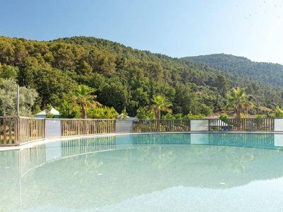 Cliquez pour découvrir toutes les photos de l'ÉTABLISSEMENT ! camping Ushuaïa Villages La Roudeliere photo 3
