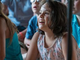 Camping Pas Cher vous présente avec son site Officiel campingpascher.fr, le Camping La Roudeliere classé 3 étoiles, situé sur la commune de Signes dans le département Var (Provence Alpes Côte D'azur) en France. Le camping La Roudeliere, vous présente un hébergement de type mobil-home de 20 m² avec climatisation. Le camping La Roudeliere vous propose du vendredi 03 avril au vendredi 10 avril 2026 pour 7 nuits à 259€. Cette location propose 120 dates différentes pour réserver votre séjour. Découvrez également les 10 autres gammes d'hébergements du camping. Les Avis clients pour le Camping La Roudeliere sont excellents avec une note moyenne de 8 sur 10. Piscine extérieure, Pétanque, Terrain de badminton, Dépôt de pain, Snack/Bar, Supermarché, Épicerie,... En savoir plus : cliquez-ICI.