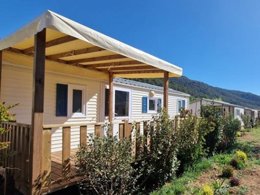 Camping Pas Cher vous présente avec son site Officiel campingpascher.fr, le Camping La Roudeliere classé 3 étoiles, situé sur la commune de Signes dans le département Var (Provence Alpes Côte D'azur) en France. Le camping La Roudeliere, vous présente un hébergement de type mobil-home. Le camping La Roudeliere vous proposeun séjour PAS CHER avec une REMISEdu sam. 04 juillet au sam. 11 juillet 2026, en promotion à -46% pour 7 nuits à 224 € au lieu de 420,0 € soit une Économie de 196 €. Cette location propose 129 dates différentes pour réserver votre séjour. Découvrez également les 10 autres gammes d'hébergements du camping. Les Avis clients pour le Camping La Roudeliere sont excellents avec une note moyenne de 8 sur 10. Piscine extérieure, Pétanque, Terrain de badminton, Dépôt de pain, Snack/Bar, Supermarché, Épicerie,... En savoir plus : cliquez-ICI.