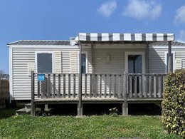 Camping Pas Cher vous présente avec son site Officiel campingpascher.fr, le Camping La Roudeliere classé 3 étoiles, situé sur la commune de Signes dans le département Var (Provence Alpes Côte D'azur) en France. Le camping La Roudeliere, vous présente un hébergement de type bungalow de 28 m² pour 6 personnes. Le camping La Roudeliere vous proposeun séjour PAS CHER avec une REMISEdu sam. 23 mai au sam. 30 mai 2026, en promotion à -30% pour 7 nuits à 294 € au lieu de 420,0 € soit une Économie de 126 €. Cette location propose 142 dates différentes pour réserver votre séjour. Découvrez également les 10 autres gammes d'hébergements du camping. Les Avis clients pour le Camping La Roudeliere sont excellents avec une note moyenne de 8 sur 10. Piscine extérieure, Pétanque, Terrain de badminton, Dépôt de pain, Snack/Bar, Supermarché, Épicerie,... En savoir plus : cliquez-ICI.