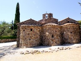 Camping Pas Cher vous présente avec son site Officiel campingpascher.fr, le Camping Maeva Escapades Les Playes classé 4 étoiles, situé sur la commune de Six-fours-les-plages dans le département Var (Provence Alpes Côte D'azur) en France. Le camping Maeva Escapades Les Playes vous propose un hébergement de type mobil-home de 24 m² avec climatisation (télévision). Cet hébergement propose plus de 8 dates différentes pour réserver ! Pour dévouvrir la période la moins chère, consultez la rubrique 'Tarifs' et sélectionnez votre mois de départ. L'établissement vous propose 8 autres types d'hébergements. Découvrez tous nos séjours à petits prix dans la commune et aux alentours de Six-fours-les-plages du département : Var (Provence Alpes Côte D'azur). Les Avis clients pour le Camping Maeva Escapades Les Playes sont excellents avec une note moyenne de 8 sur 10. Piscine chauffée, Piscine extérieure, Animations familiales, Club enfants, Aire de jeux enfants, Baby-foot, Canoë-kayak, Centre équestre, Court de tennis, Ping-pong, Pétanque, Randonnée, Bar, Dépôt de pain, Pizzeria, Plats à emporter, Snack/Bar, Supermarché,... En savoir plus : cliquez-ICI.