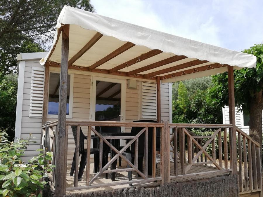 Camping Pas Cher vous présente avec son site Officiel campingpascher.fr, le Camping Flower Orly D'Azur classé 3 étoiles, situé sur la commune de Six-fours-les-plages dans le département Var (Provence Alpes Côte D'azur) en France. Le camping Flower Orly D'Azur vous propose un hébergement de type mobil-home de 16 m² (télévision). L'établissement vous propose 12 autres types d'hébergements. Découvrez tous nos séjours à petits prix dans la commune et aux alentours de Six-fours-les-plages du département : Var (Provence Alpes Côte D'azur). Les Avis clients pour le Camping Flower Orly D'Azur sont de 7 sur 10. Piscine chauffée, Piscine extérieure, Animation enfants, Aire de jeux enfants, Baby-foot, Ping-pong, Plongée, Pétanque, Randonnée, Salle de jeux vidéo, Structure gonflable enfants, Terrain multisports, Bar, Dépôt de pain, Snack/Bar,... En savoir plus : cliquez-ICI.