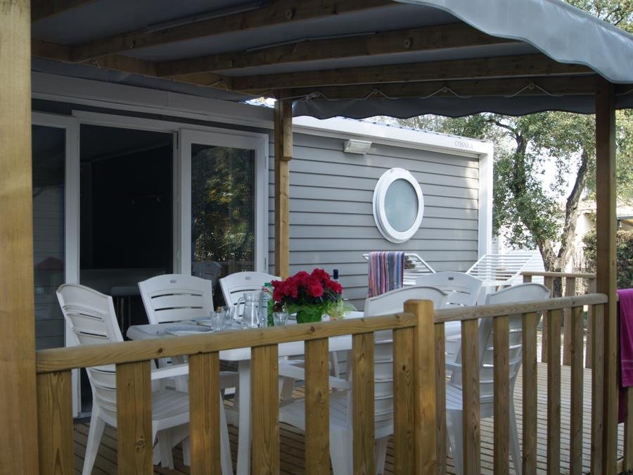 Camping Pas Cher vous présente avec son site Officiel campingpascher.fr, le Camping Flower Orly D'Azur classé 3 étoiles, situé sur la commune de Six-fours-les-plages dans le département Var (Provence Alpes Côte D'azur) en France. Le camping Flower Orly D'Azur, vous présente un hébergement de type mobil-home de 31 m² avec climatisation. Le camping Flower Orly D'Azur vous propose du sam. 12 septembre au sam. 19 septembre 2026 pour 7 nuits à 392€. Cette location propose 145 dates différentes pour réserver votre séjour. Découvrez également les 12 autres gammes d'hébergements du camping. Les Avis clients pour le Camping Flower Orly D'Azur sont de 7 sur 10. Piscine chauffée, Piscine extérieure, Animation enfants, Aire de jeux enfants, Baby-foot, Ping-pong, Plongée, Pétanque, Randonnée, Salle de jeux vidéo, Structure gonflable enfants, Terrain multisports, Bar, Dépôt de pain, Snack/Bar,... En savoir plus : cliquez-ICI.