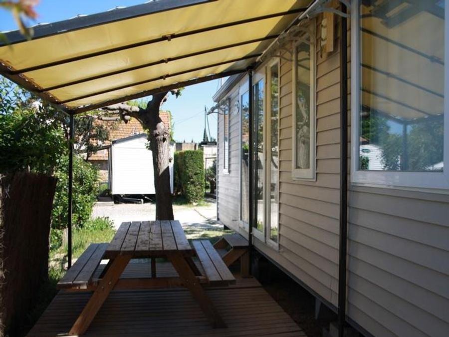 Camping Pas Cher vous présente avec son site Officiel campingpascher.fr, le Camping Flower Orly D'Azur classé 3 étoiles, situé sur la commune de Six-fours-les-plages dans le département Var (Provence Alpes Côte D'azur) en France. Le camping Flower Orly D'Azur, vous présente un hébergement de type mobil-home de 33 m² et télévision. Le camping Flower Orly D'Azur vous propose du sam. 12 septembre au sam. 19 septembre 2026 pour 7 nuits à 336€. Cette location propose 163 dates différentes pour réserver votre séjour. Découvrez également les 12 autres gammes d'hébergements du camping. Les Avis clients pour le Camping Flower Orly D'Azur sont de 7 sur 10. Piscine chauffée, Piscine extérieure, Animation enfants, Aire de jeux enfants, Baby-foot, Ping-pong, Plongée, Pétanque, Randonnée, Salle de jeux vidéo, Structure gonflable enfants, Terrain multisports, Bar, Dépôt de pain, Snack/Bar,... En savoir plus : cliquez-ICI.
