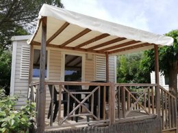 Camping Pas Cher vous présente avec son site Officiel campingpascher.fr, le Camping Flower Orly D'Azur classé 3 étoiles, situé sur la commune de Six-fours-les-plages dans le département Var (Provence Alpes Côte D'azur) en France. Le camping Flower Orly D'Azur, vous présente un hébergement de type mobil-home de 16 m² et télévision. Le camping Flower Orly D'Azur vous propose du dimanche 14 décembre au dimanche 21 décembre 2025 avec un DÉPART DEMAIN pour 7 nuits à 280€. Cette location propose 290 dates différentes pour réserver votre séjour. Découvrez également les 12 autres gammes d'hébergements du camping. Les Avis clients pour le Camping Flower Orly D'Azur sont de 7 sur 10. Piscine chauffée, Piscine extérieure, Animation enfants, Aire de jeux enfants, Baby-foot, Ping-pong, Plongée, Pétanque, Randonnée, Salle de jeux vidéo, Structure gonflable enfants, Terrain multisports, Bar, Dépôt de pain, Snack/Bar,... En savoir plus : cliquez-ICI.