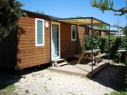 Camping Pas Cher vous présente avec son site Officiel campingpascher.fr, le Camping Flower Orly D'Azur classé 3 étoiles, situé sur la commune de Six-fours-les-plages dans le département Var (Provence Alpes Côte D'azur) en France. Le camping Flower Orly D'Azur vous propose un hébergement de type mobil-home de 25 m² pour 2 personnes (télévision). Cet hébergement propose plus de 302 dates différentes pour réserver ! Pour dévouvrir la période la moins chère, consultez la rubrique 'Tarifs' et sélectionnez votre mois de départ. L'établissement vous propose 12 autres types d'hébergements. Découvrez tous nos séjours à petits prix dans la commune et aux alentours de Six-fours-les-plages du département : Var (Provence Alpes Côte D'azur). Les Avis clients pour le Camping Flower Orly D'Azur sont de 7 sur 10. Piscine chauffée, Piscine extérieure, Animation enfants, Aire de jeux enfants, Baby-foot, Ping-pong, Plongée, Pétanque, Randonnée, Salle de jeux vidéo, Structure gonflable enfants, Terrain multisports, Bar, Dépôt de pain, Snack/Bar,... En savoir plus : cliquez-ICI.