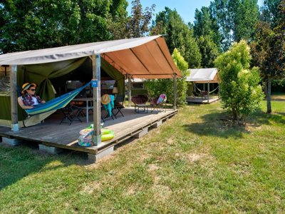 Cliquez pour découvrir toutes les photos de l'HÉBERGEMENT ! bungalow toilé - Flower Les Ondines photo 2